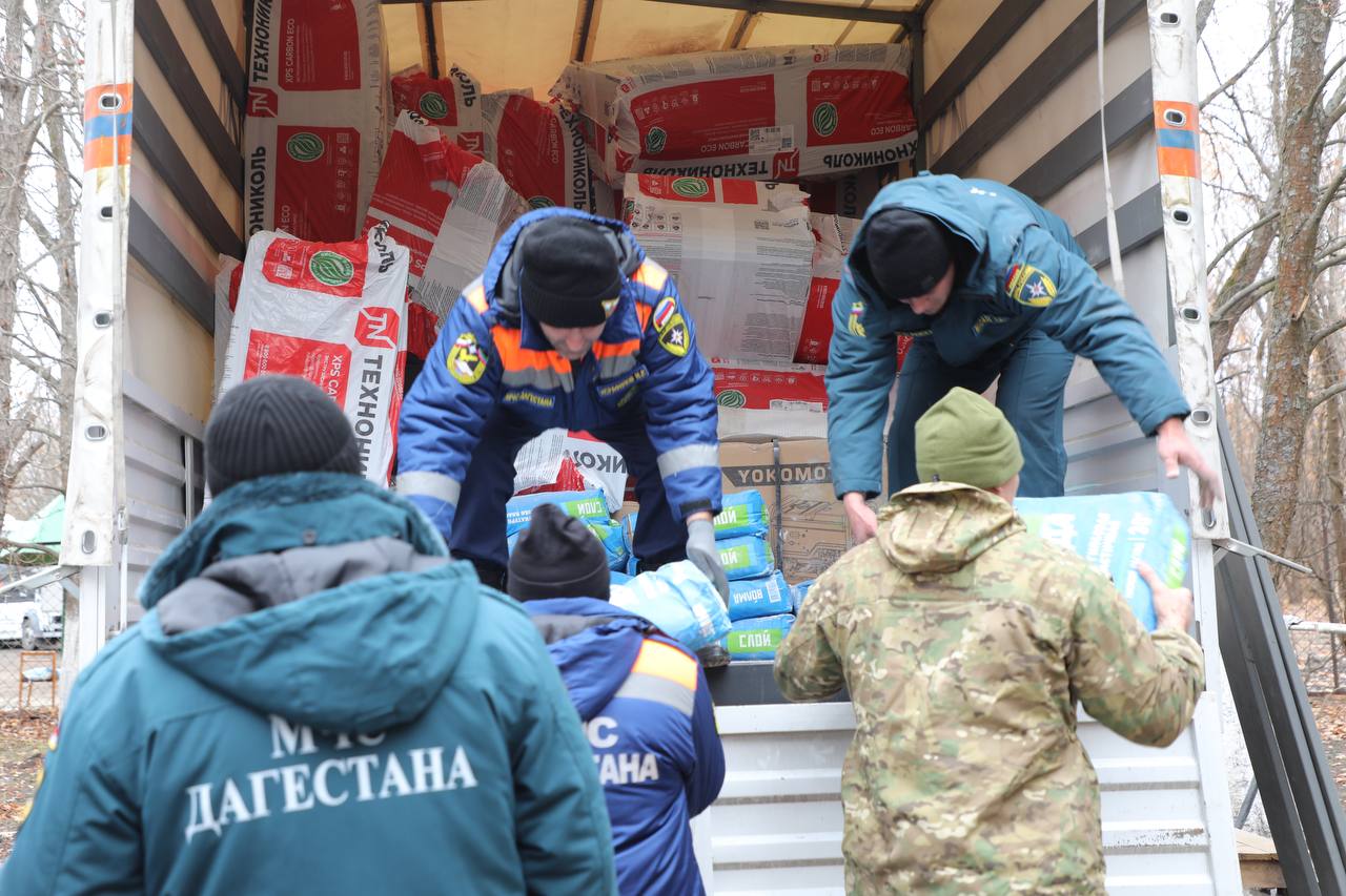 Более 10 тонн гумпомощи передало военнослужащим в ЛНР Правительство Дагестана