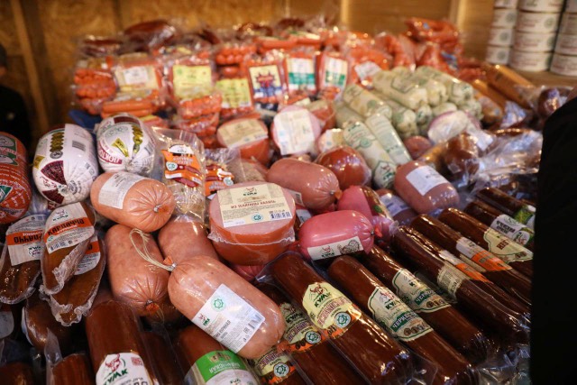 Свыше 30 производителей представили свою продукцию на новогодней ярмарке в Махачкале