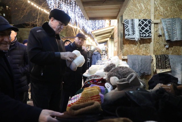 Свыше 30 производителей представили свою продукцию на новогодней ярмарке в Махачкале