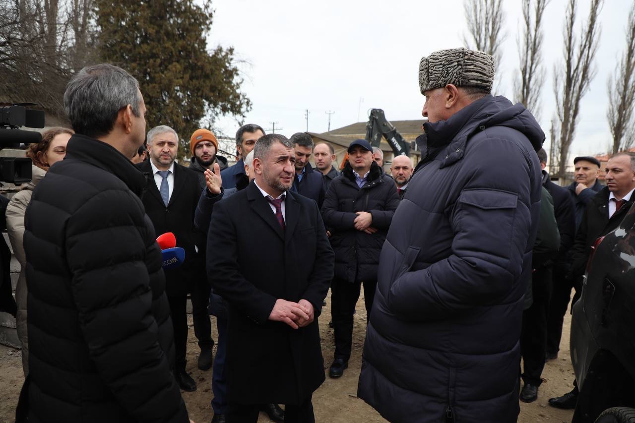 Премьер Дагестана посетил территорию бывшего винзавода в Дагестанских Огнях
