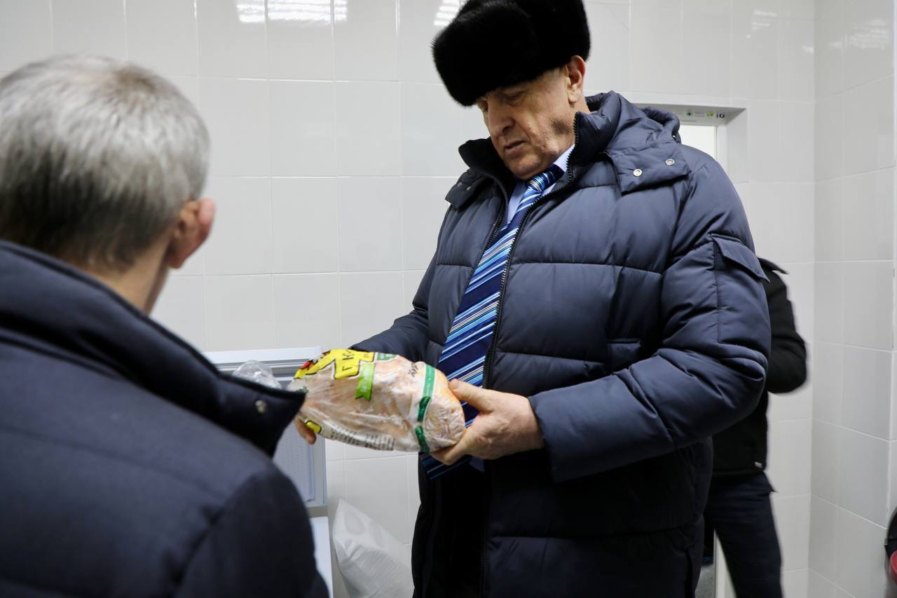 Абдулмуслим Абдулмуслимов проверил состояние нового детсада в с.Бургимакмахи Акушинского района