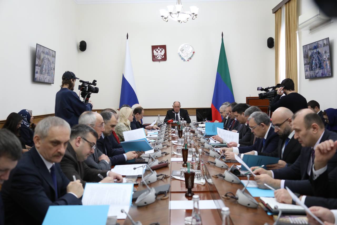 1,1 млрд рублей направит Правительство Дагестана на программу социальных контрактов в 2025 году