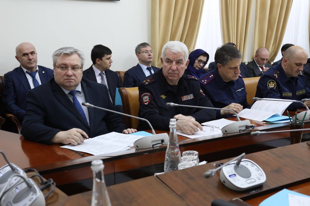 Подготовку к весеннему призыву обсудили под руководством Абдулмуслима Абдулмуслимова