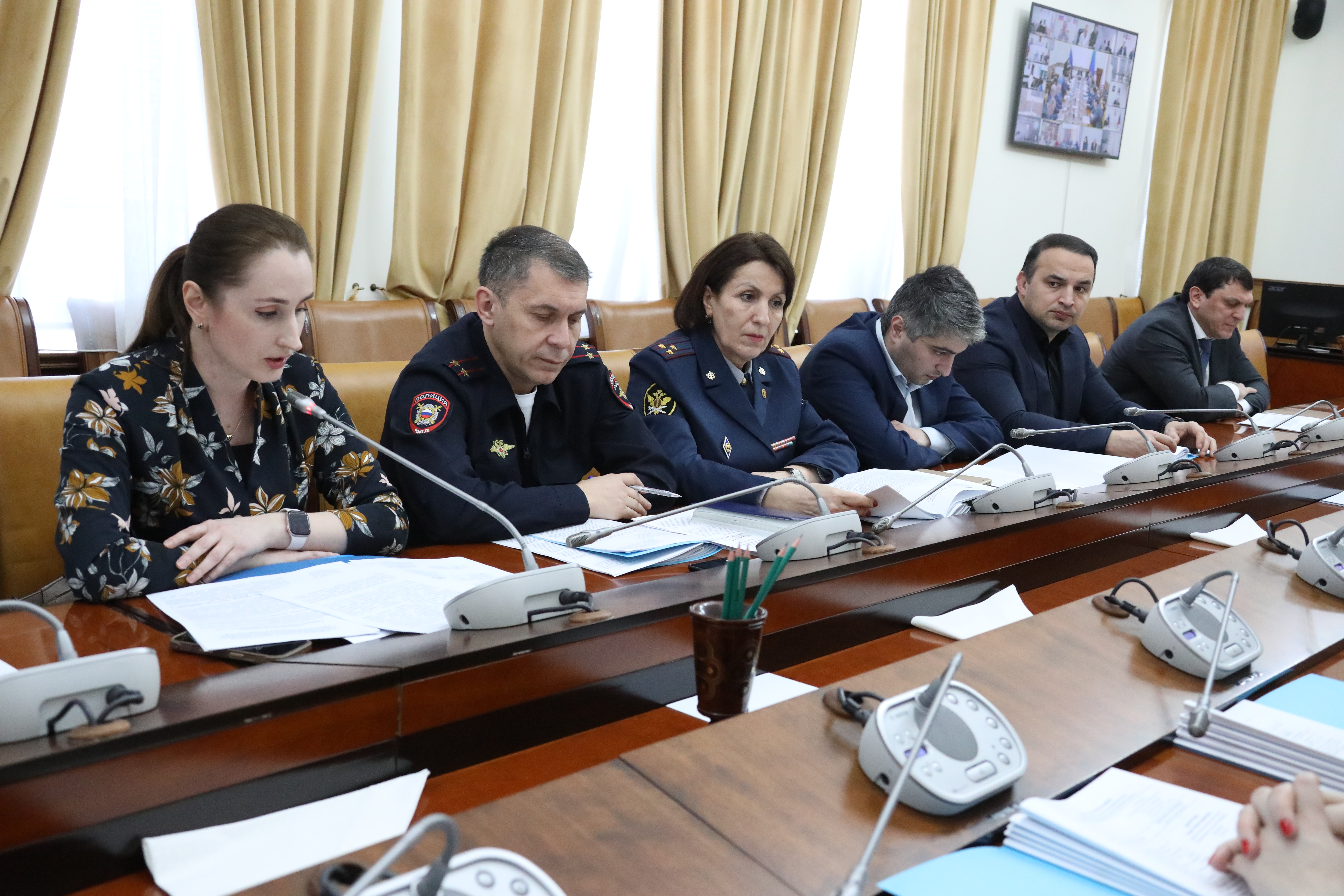 Заседание комиссии по делам несовершеннолетних и защите их прав прошло в Махачкале