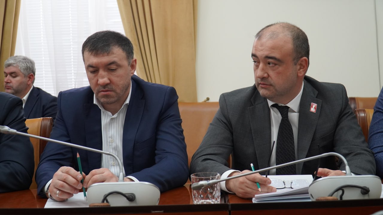Организацию антикоррупционной деятельности в органах исполнительной власти обсудили в Правительстве Дагестана
