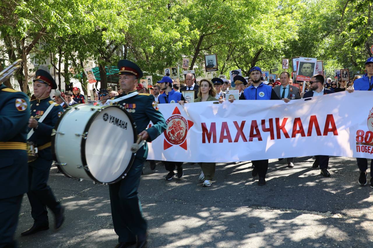 Более 26 тысяч человек приняли участие в шествии Бессмертного полка в Махачкале