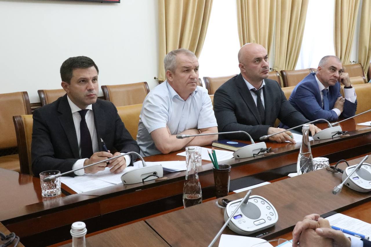 В Дагестане создадут рабочую группу для борьбы с незаконным оборотом БАДов