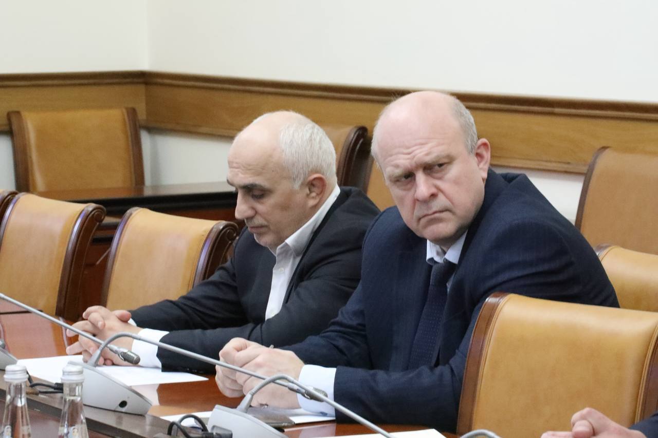 В Дагестане создадут рабочую группу для борьбы с незаконным оборотом БАДов