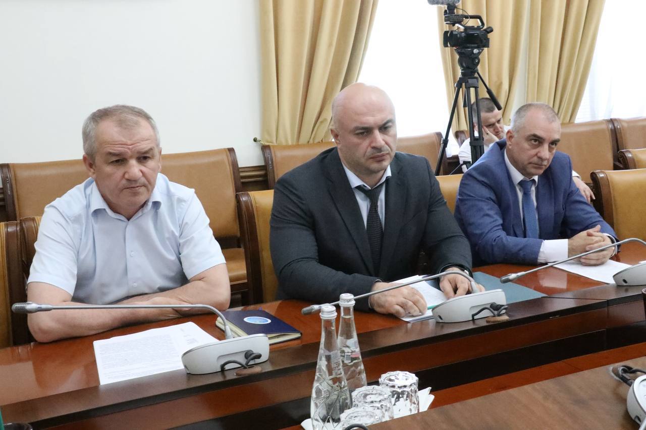 В Дагестане создадут рабочую группу для борьбы с незаконным оборотом БАДов