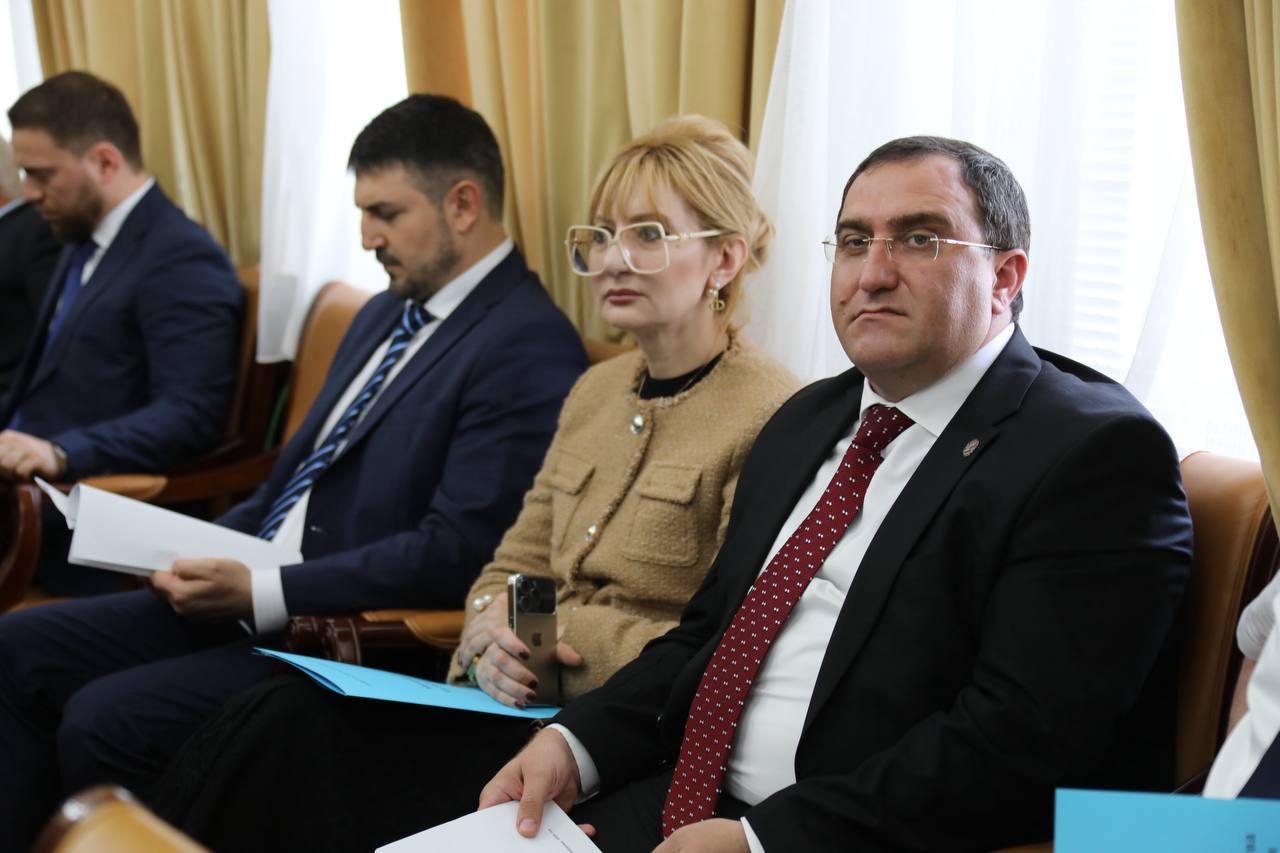 Абдулмуслим Абдулмуслимов поручил до 1 декабря завершить маркировку животных на сельхозпредприятиях Дагестана