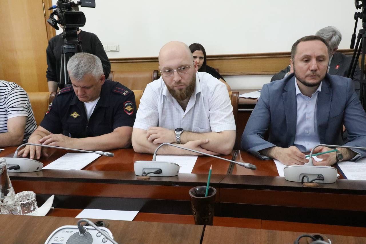 Абдулмуслим Абдулмуслимов поручил органам власти ускорить переход на отечественное программное обеспечение