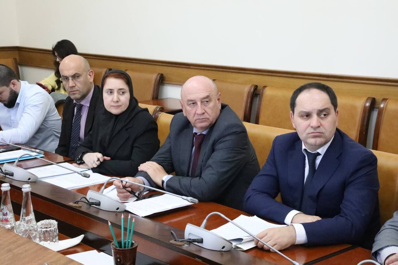 Абдулмуслим Абдулмуслимов поручил органам власти ускорить переход на отечественное программное обеспечение