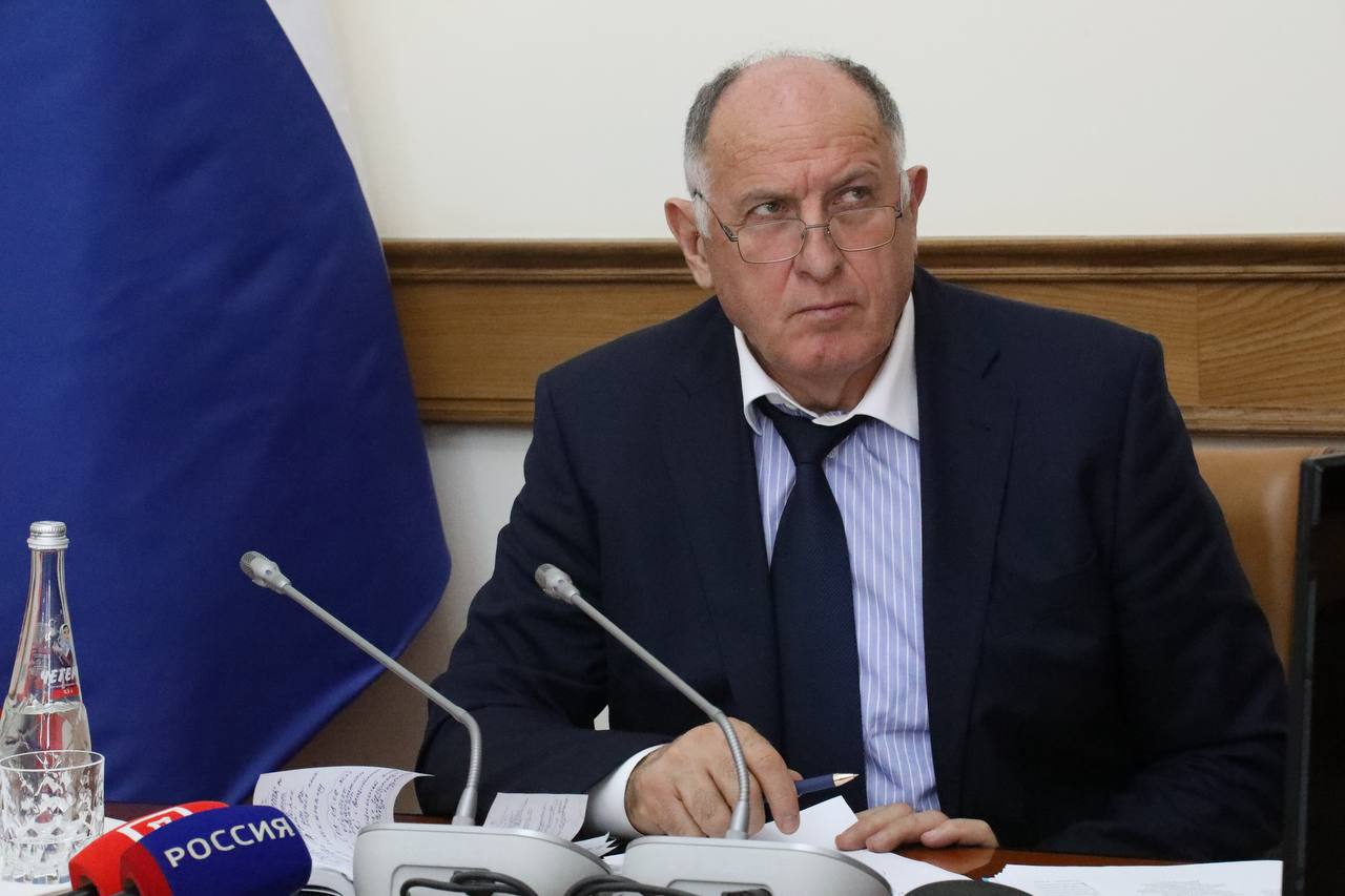 Абдулмуслим Абдулмуслимов провел заседание Правительственной комиссии РД по обеспечению БДД