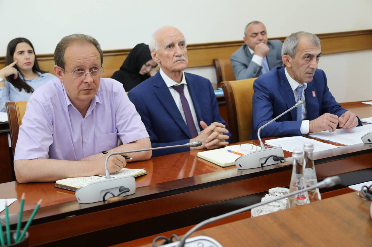 В Дагестане усиливают контроль за законностью размещения наружной рекламы