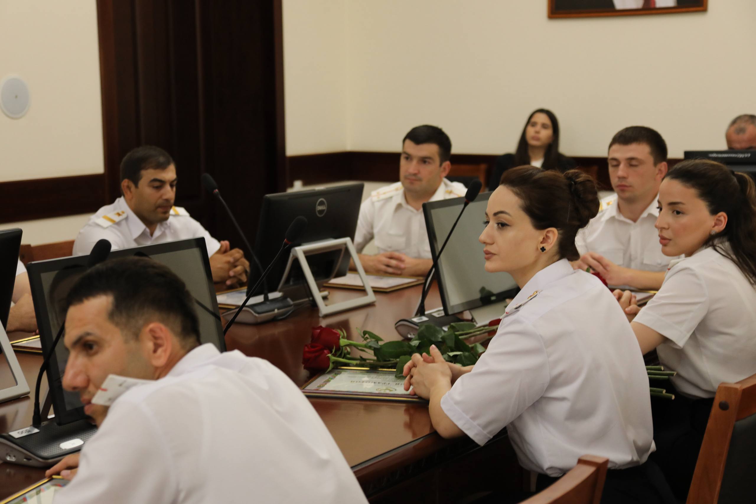 Абдулмуслим Абдулмуслимов вручил награды сотрудникам МВД Дагестана