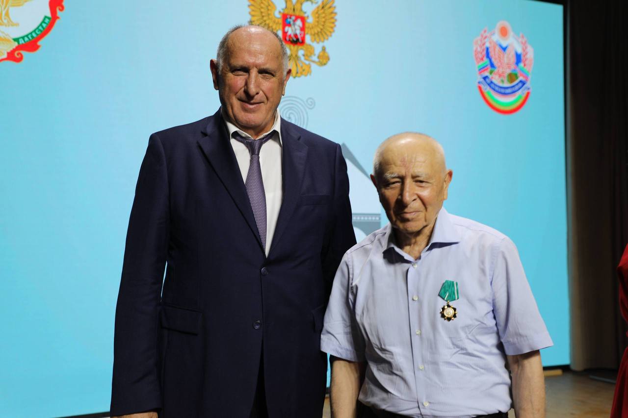 Абдулмуслим Абдулмуслимов принял участие в праздновании 85-летнего юбилея Муху Алиева в Хунзахском районе