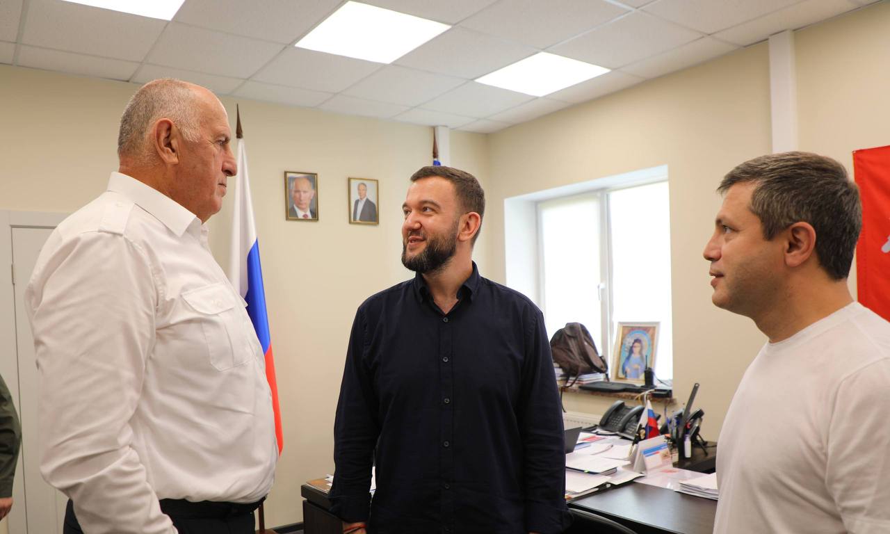 Дагестан передал Херсонской области более 55 тонн керамогранитной плитки для восстановления социальной инфраструктуры