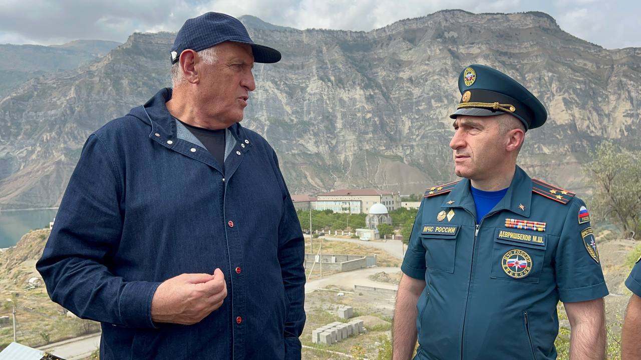 Премьер Дагестана и Глава МЧС провели мониторинг ландшафтных пожаров в горах Дагестана