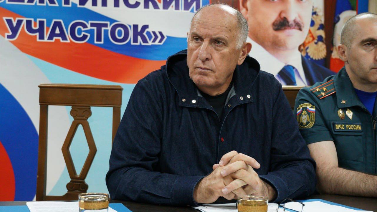 Абдулмуслим Абдулмуслимов лично ознакомился с ходом выполнения поручений по социально-экономическому развитию Бежтинского участка