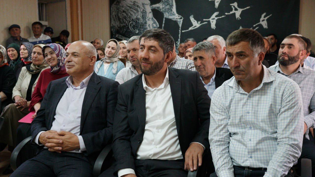Абдулмуслим Абдулмуслимов лично ознакомился с ходом выполнения поручений по социально-экономическому развитию Бежтинского участка