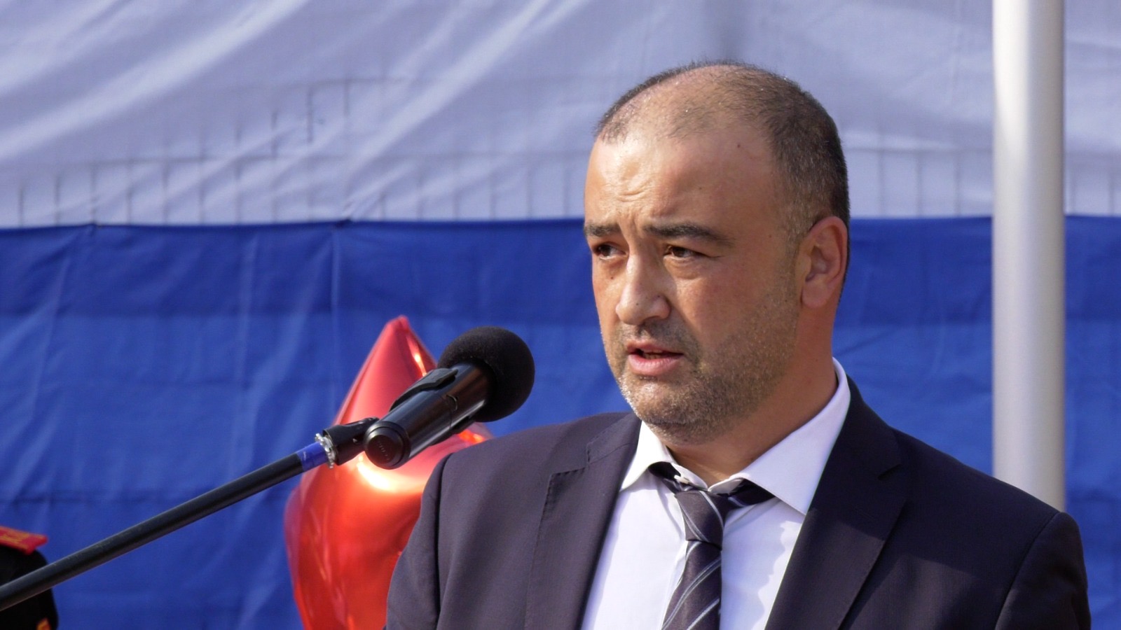 В Дербенте открыт бюст Герою России Михаилу Абраменко