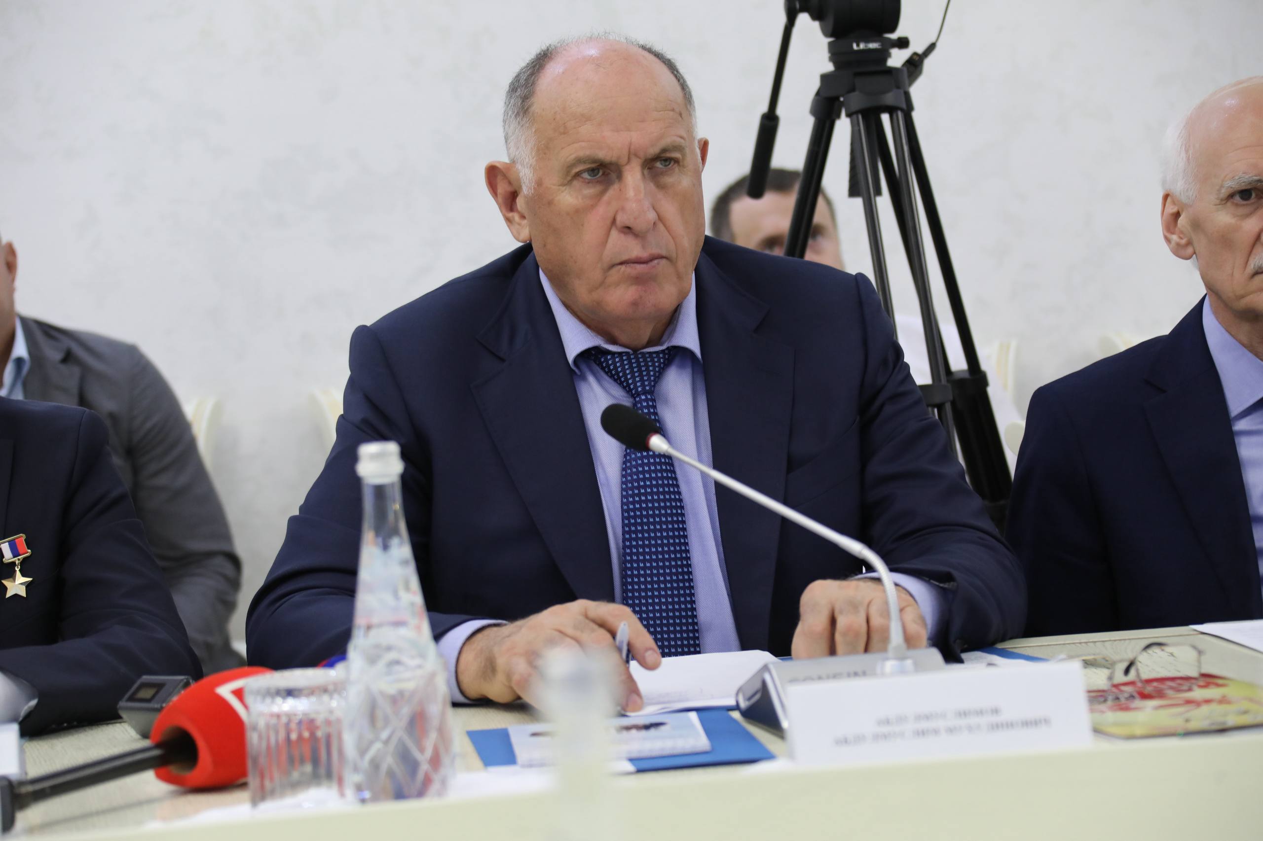 Абдулмуслим Абдулмуслимов встретился с Героями РФ - участниками акции «Вахта Героев Отечества»