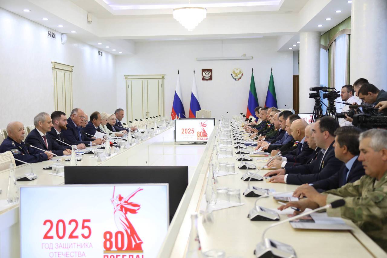 Абдулмуслим Абдулмуслимов встретился с Героями РФ - участниками акции «Вахта Героев Отечества»