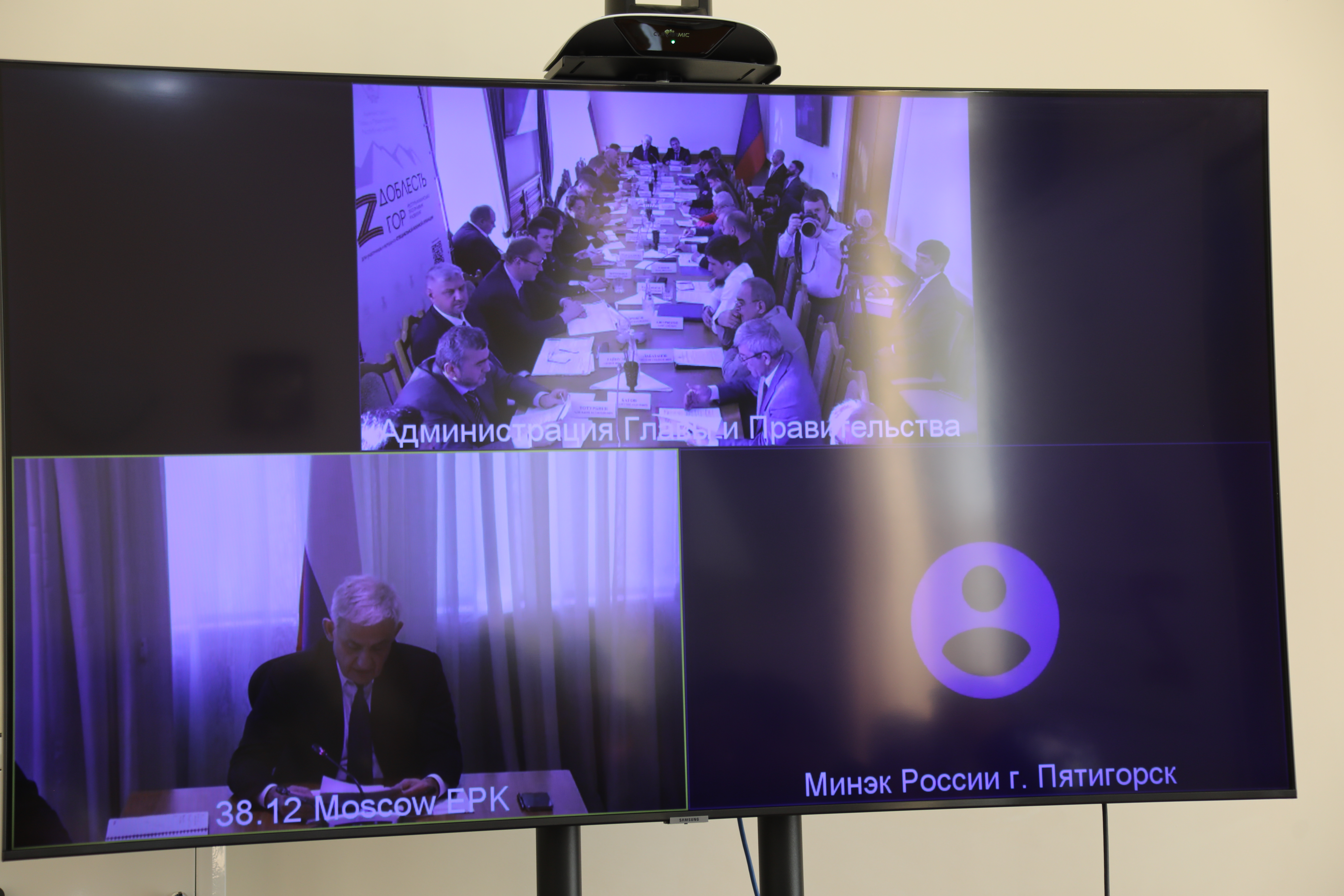 Помощник Председателя Правительства России Муслим Хучиев провел совещание по исполнению поручений в Дагестане