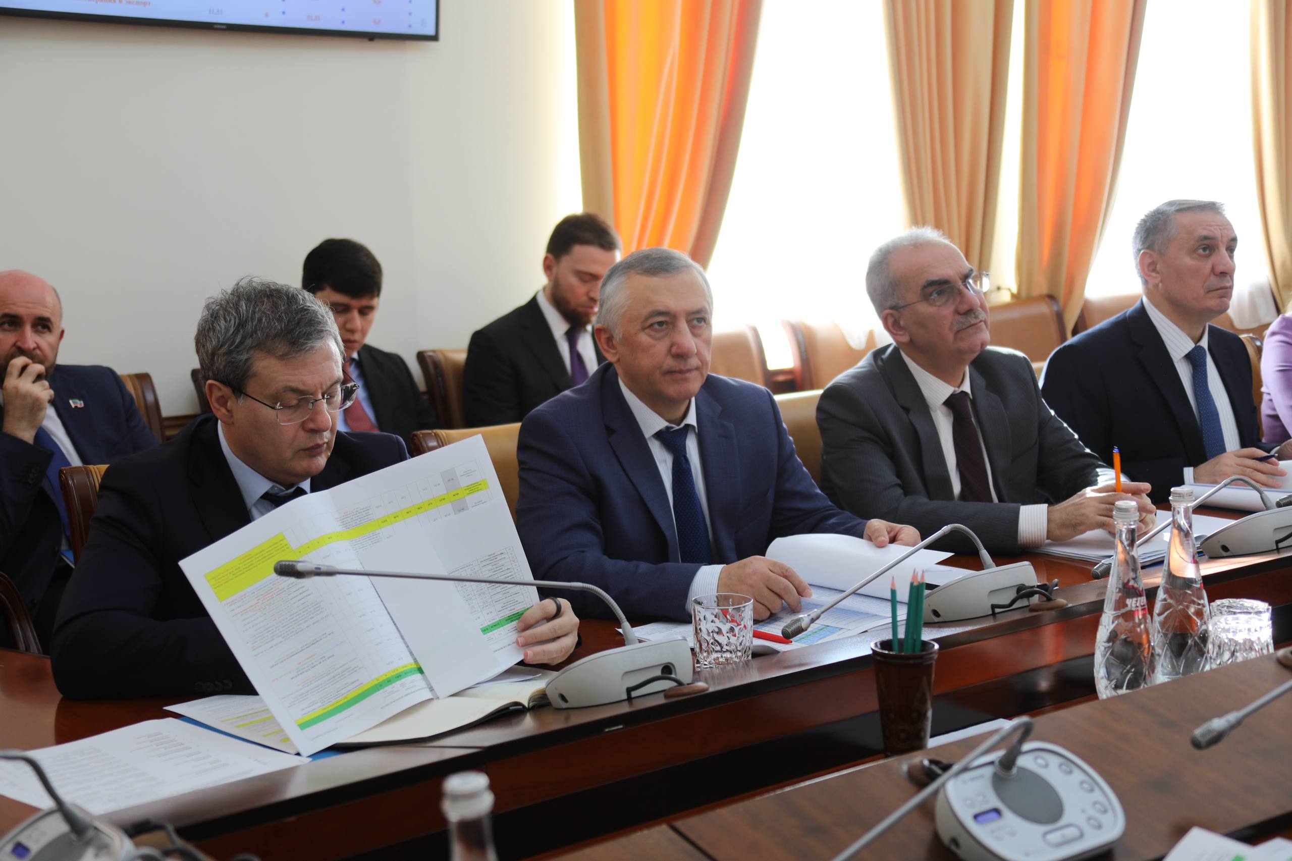 Абдулмуслим Абдулмуслимов провел заседание президиума Совета при Главе РД по стратегическому развитию и проектной деятельности