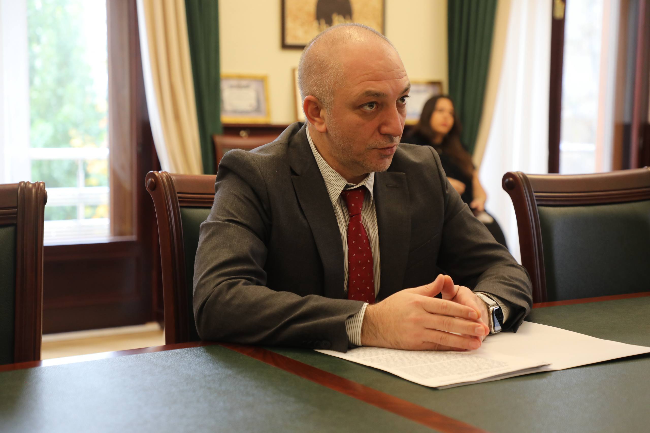 Абдулмуслим Абдулмуслимов провел встречу с руководителем Агентства по охране культурного наследия Дагестана