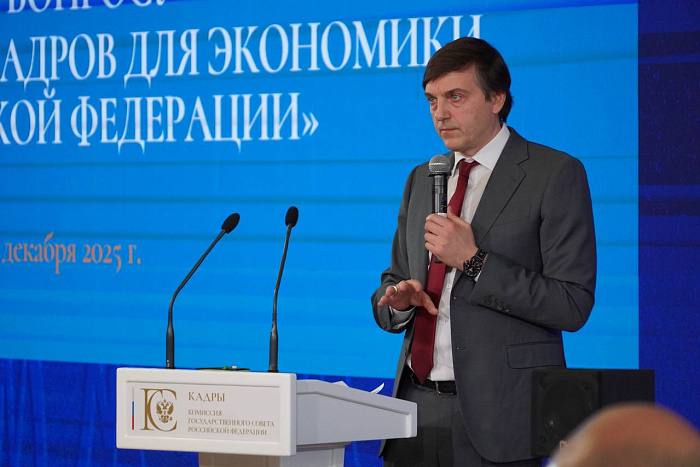Абдулмуслим Абдулмуслимов принял участие в работе комиссии Госсовета по направлению «Кадры»