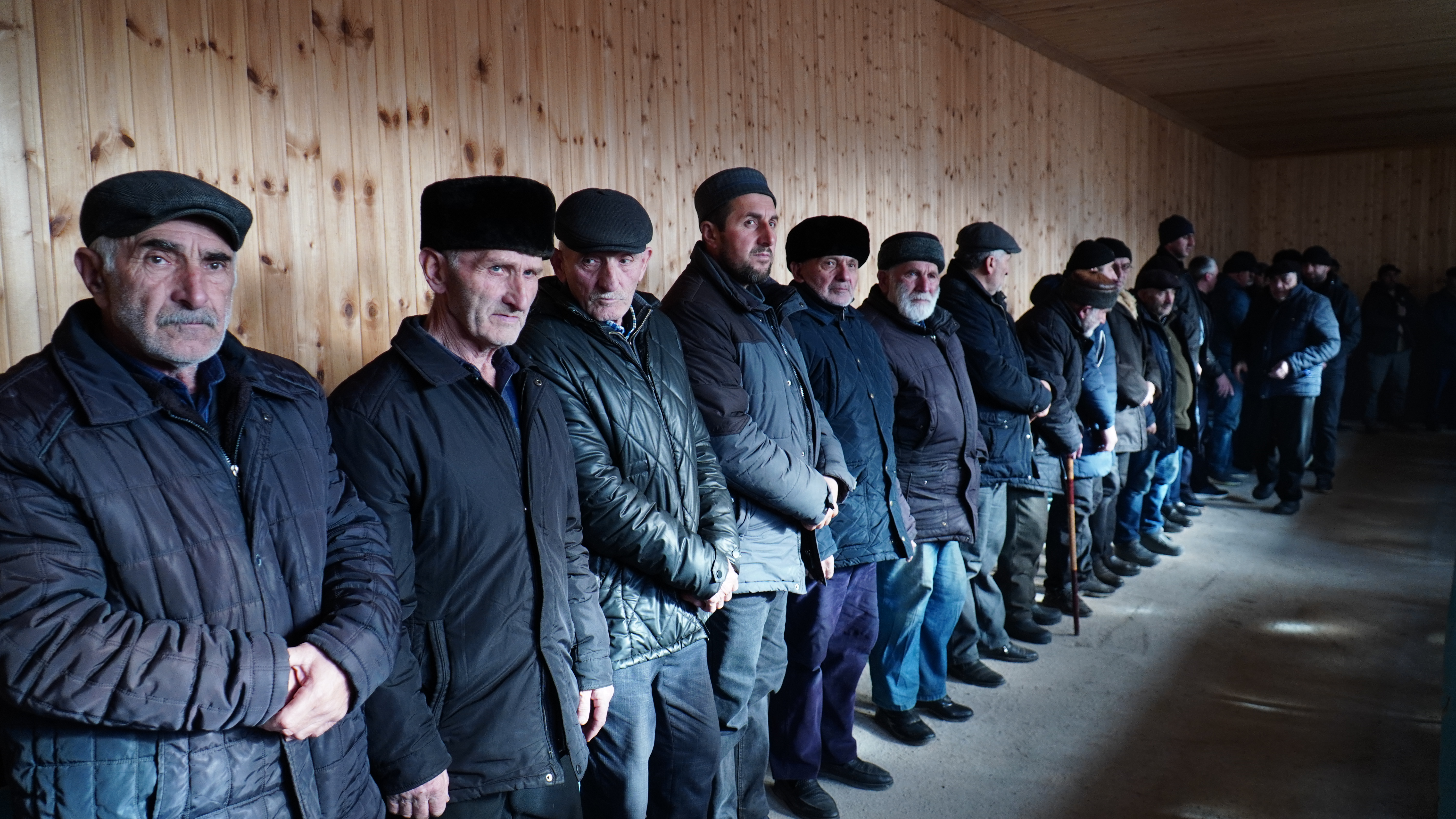 Абдулмуслим Абдулмуслимов выразил соболезнования семьям погибших при доставке гуманитарного груза дагестанцев