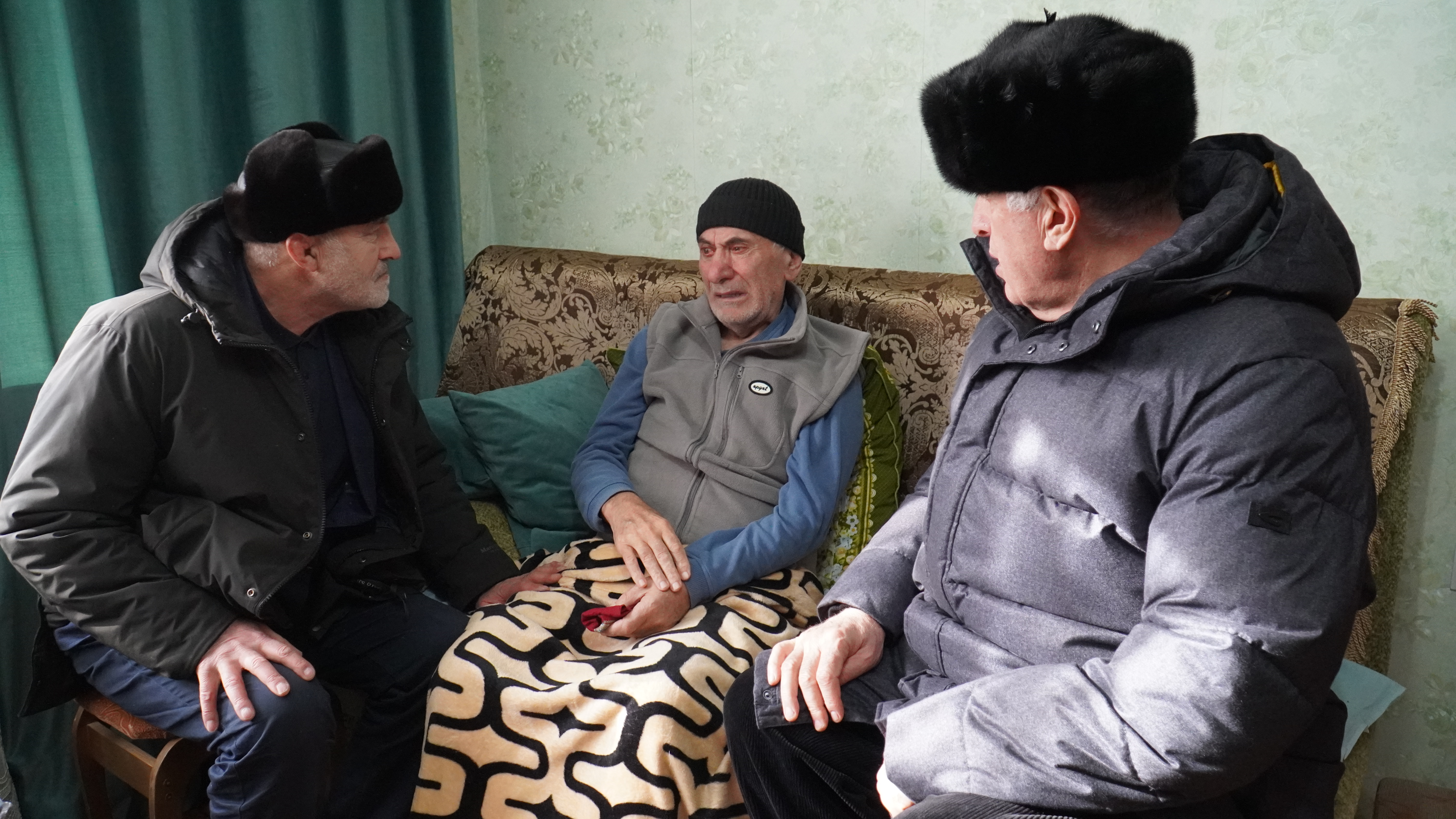 Абдулмуслим Абдулмуслимов выразил соболезнования семьям погибших при доставке гуманитарного груза дагестанцев