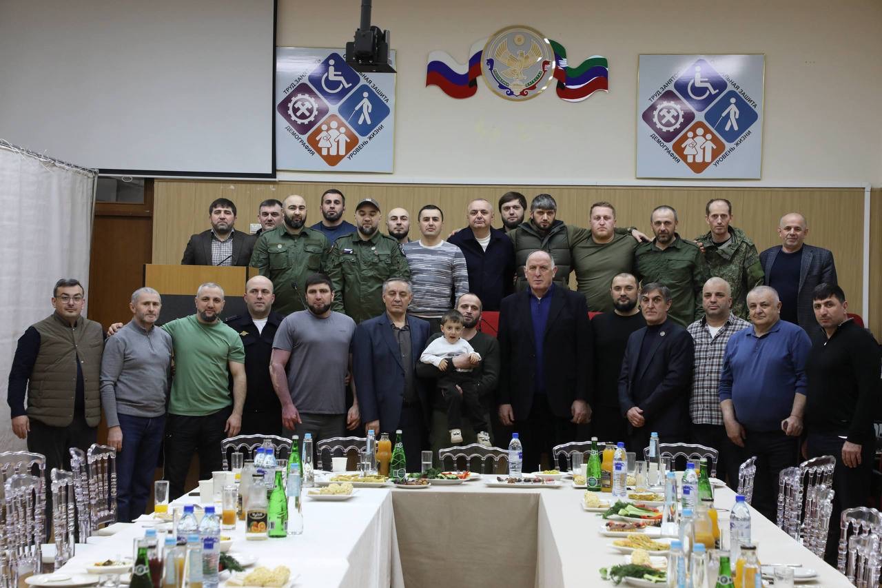 Абдулмуслим Абдулмуслимов в День защитника Отечества провёл ифтар для участников СВО