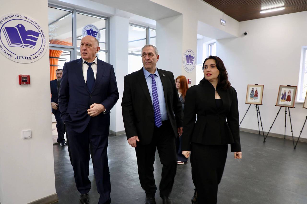 Абдулмуслим Абдулмуслимов положительно оценил реализацию проекта «Профессионалитет» на базе колледжа туризма и сервиса ДГУНХ