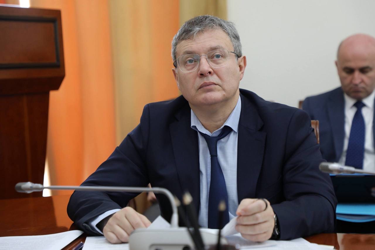 Премьер Дагестана поручил переформатировать работу по лицензированию УК