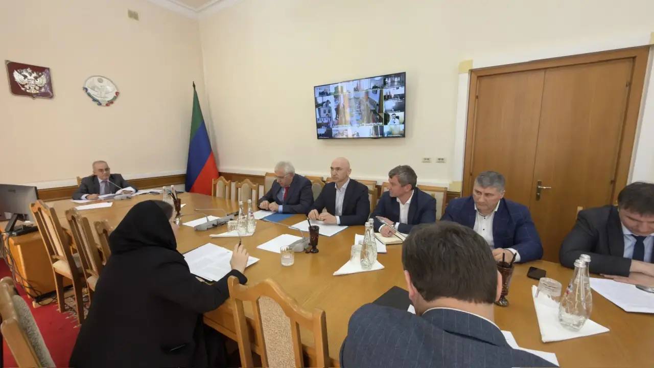 В Дагестане обсудили меры по снижению задолженности по оплате за негативное воздействие на окружающую среду
