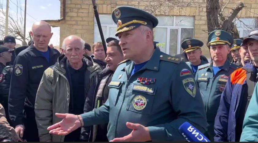 Глава МЧС России Александр Куренков прибыл в Дагестан для координации ликвидации последствий стихии