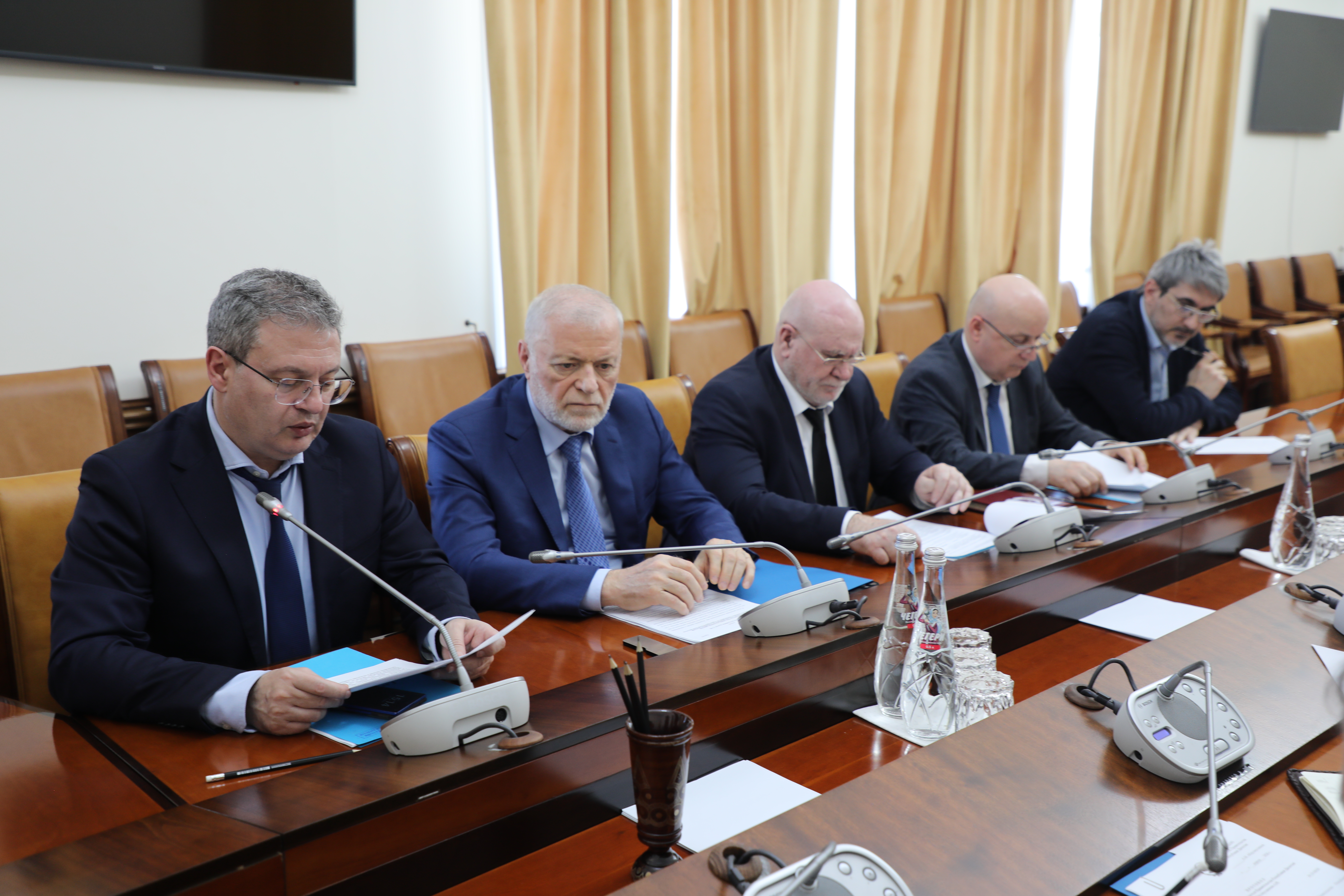 Правительство Дагестана готовит дополнительные меры поддержки пострадавших от паводка граждан