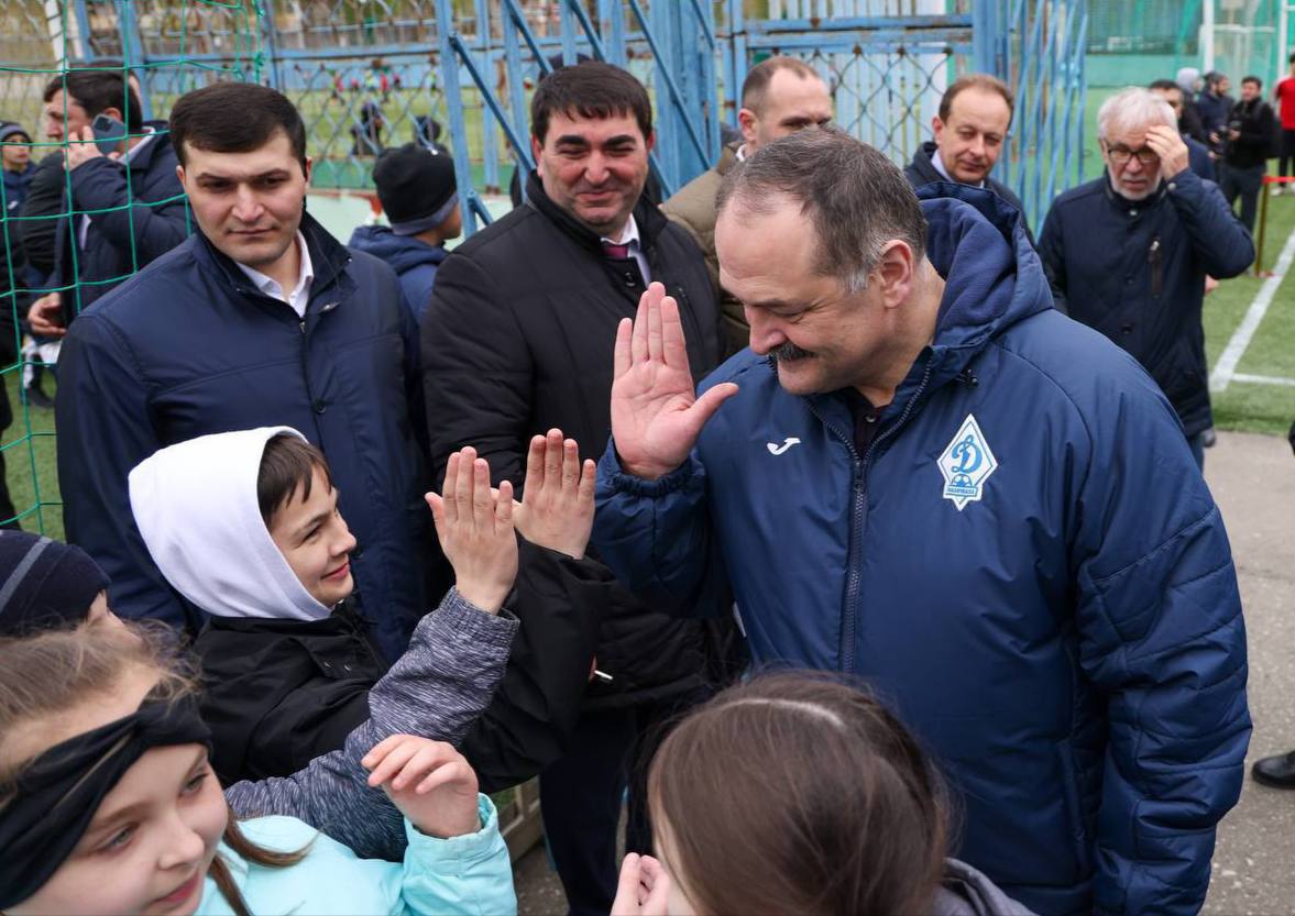 Абдулмуслим Абдулмуслимов поздравил динамовцев с днем образования физкультурно­-спортивного общества