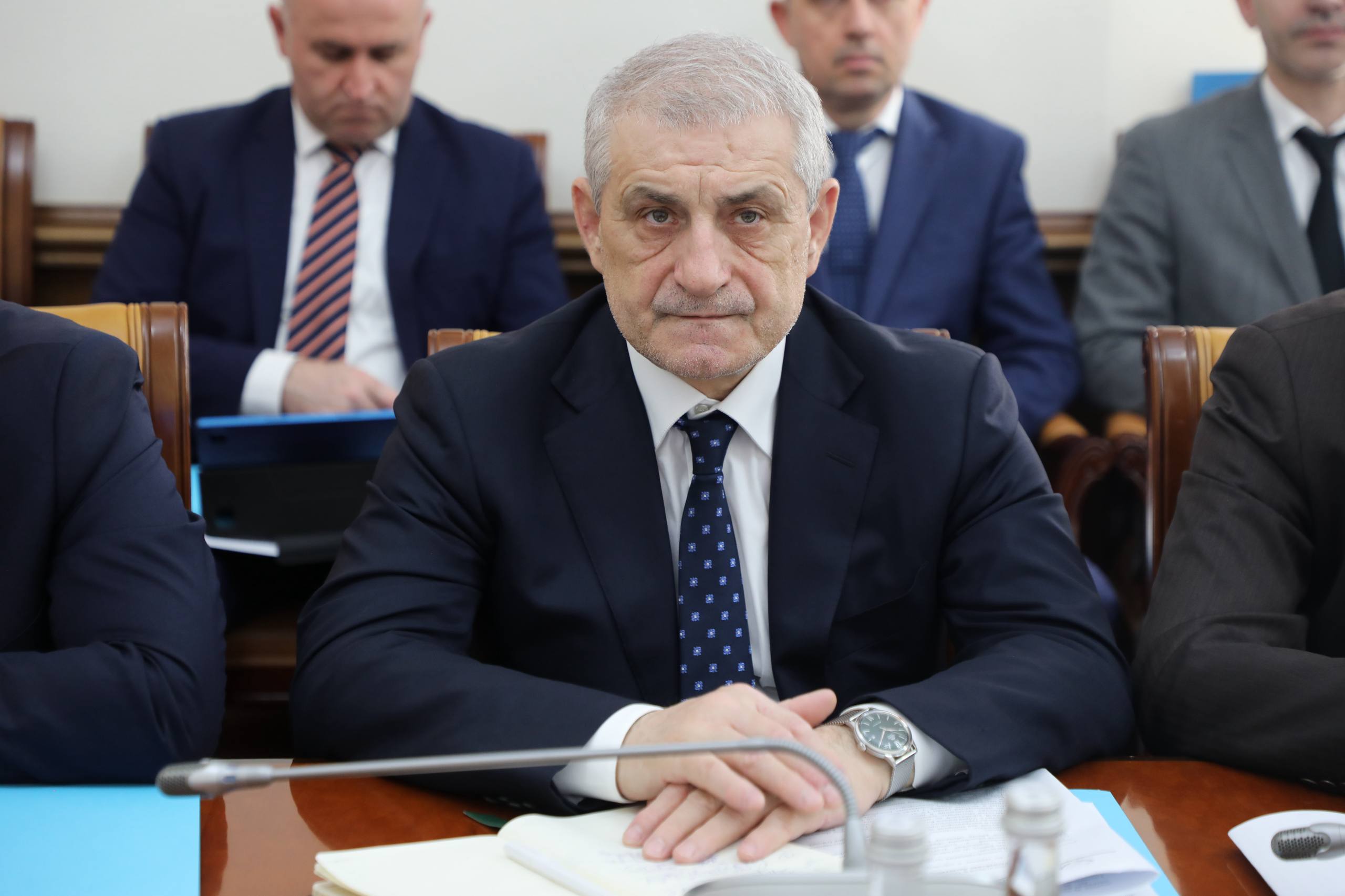 Абдулмуслим Абдулмуслимов поручил провести актуальный анализ ситуации в экономике Дагестана