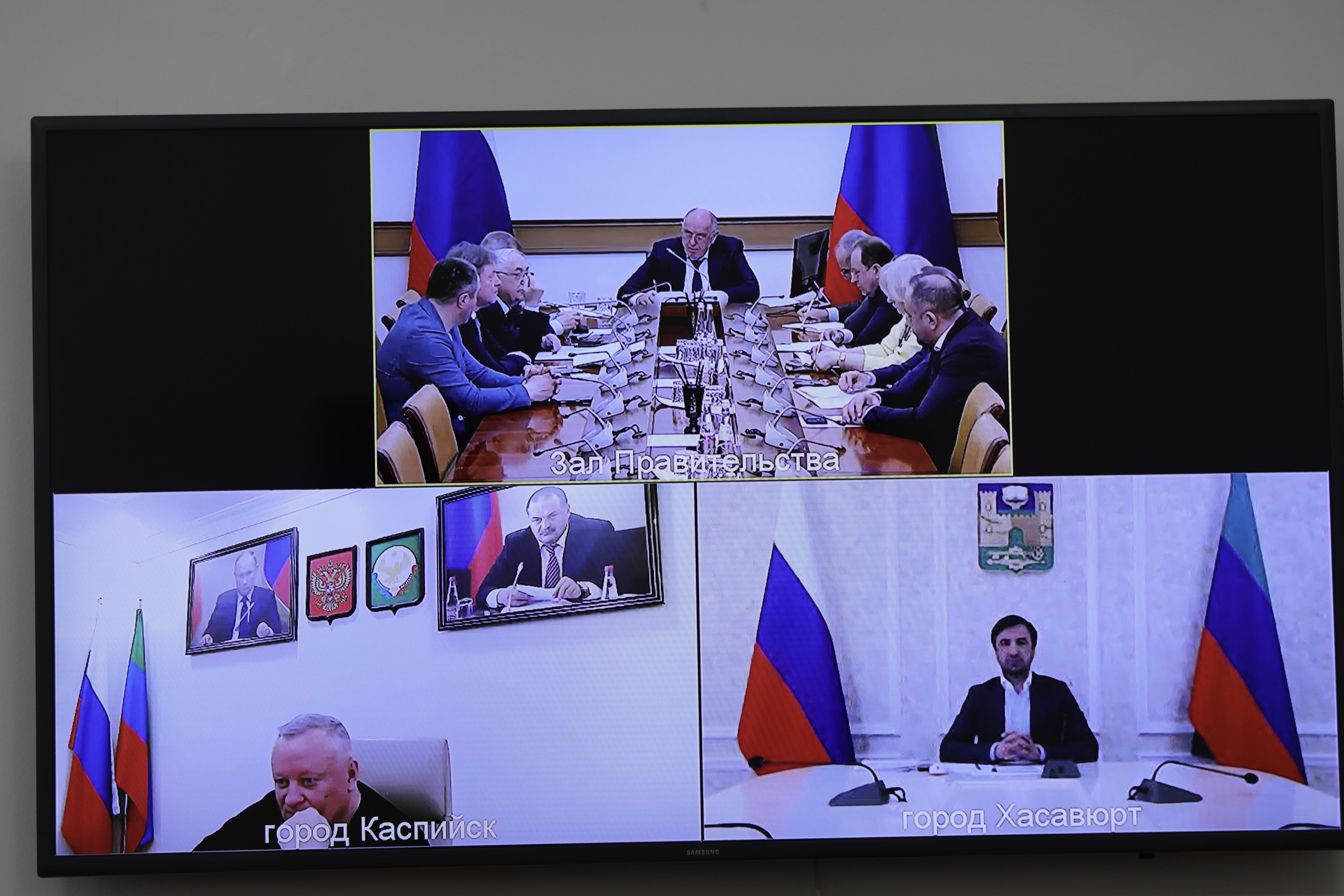 Абдулмуслим Абдулмуслимов провел встречу с представителями Общественной палаты РФ