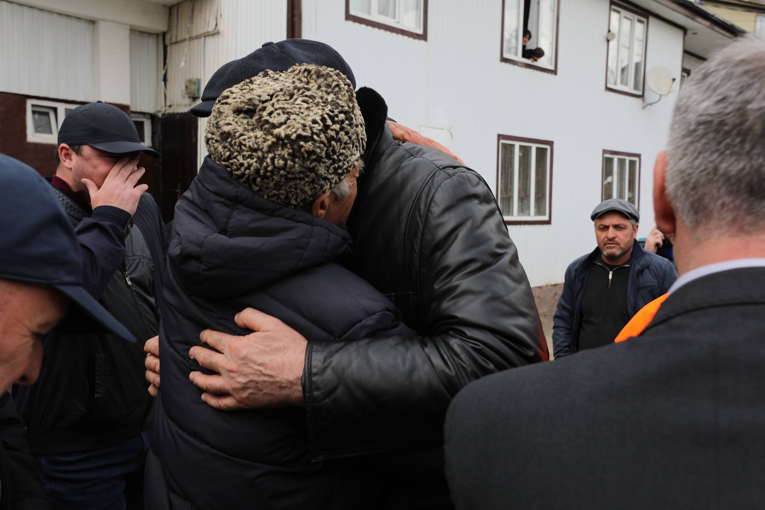 Жители пережившего оползень села Саниорта вместе с властями обсудили перспективы переселения местного населения