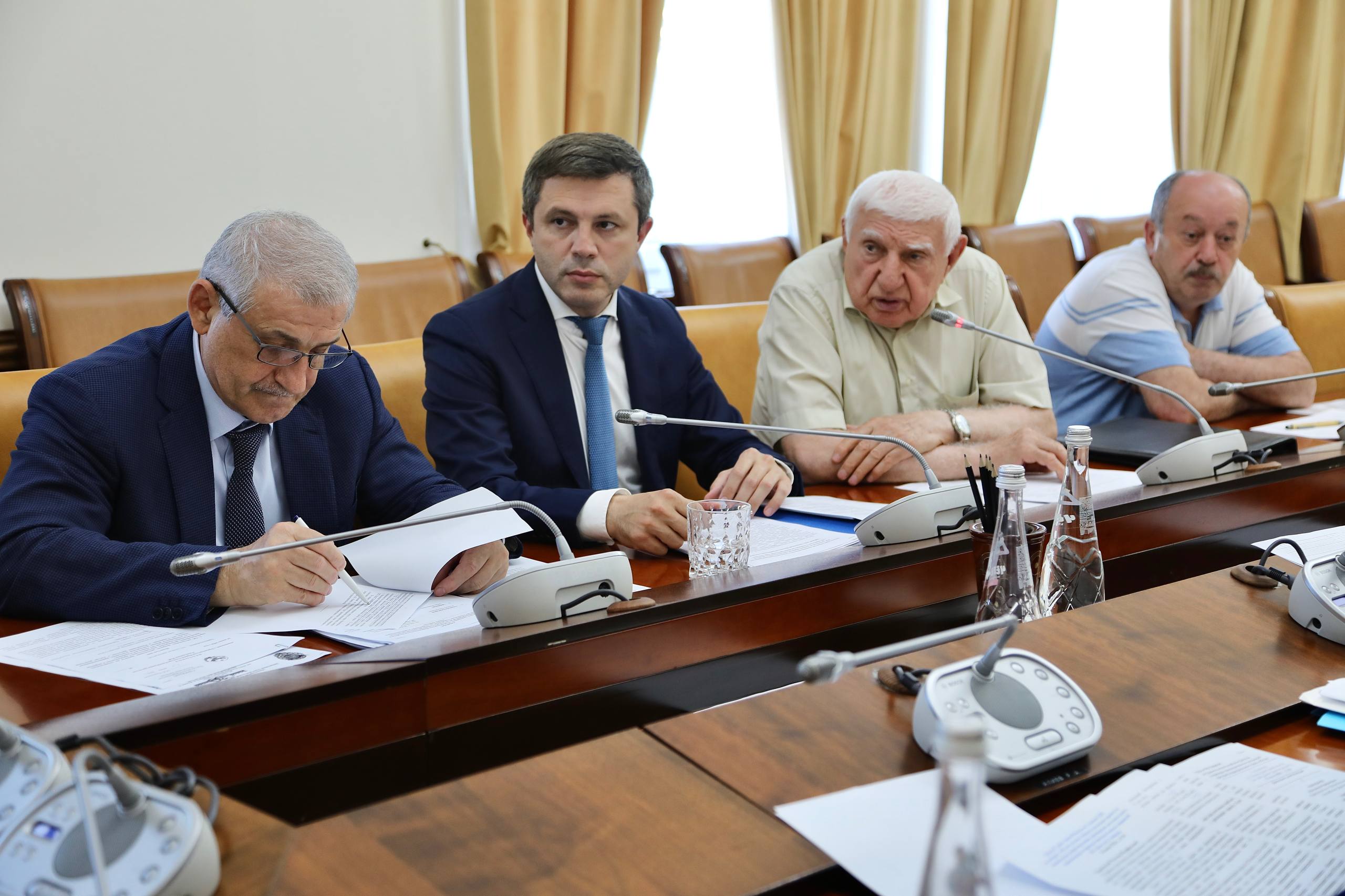 Магомед Рамазанов провел встречи с руководством промышленных предприятий Дагестана