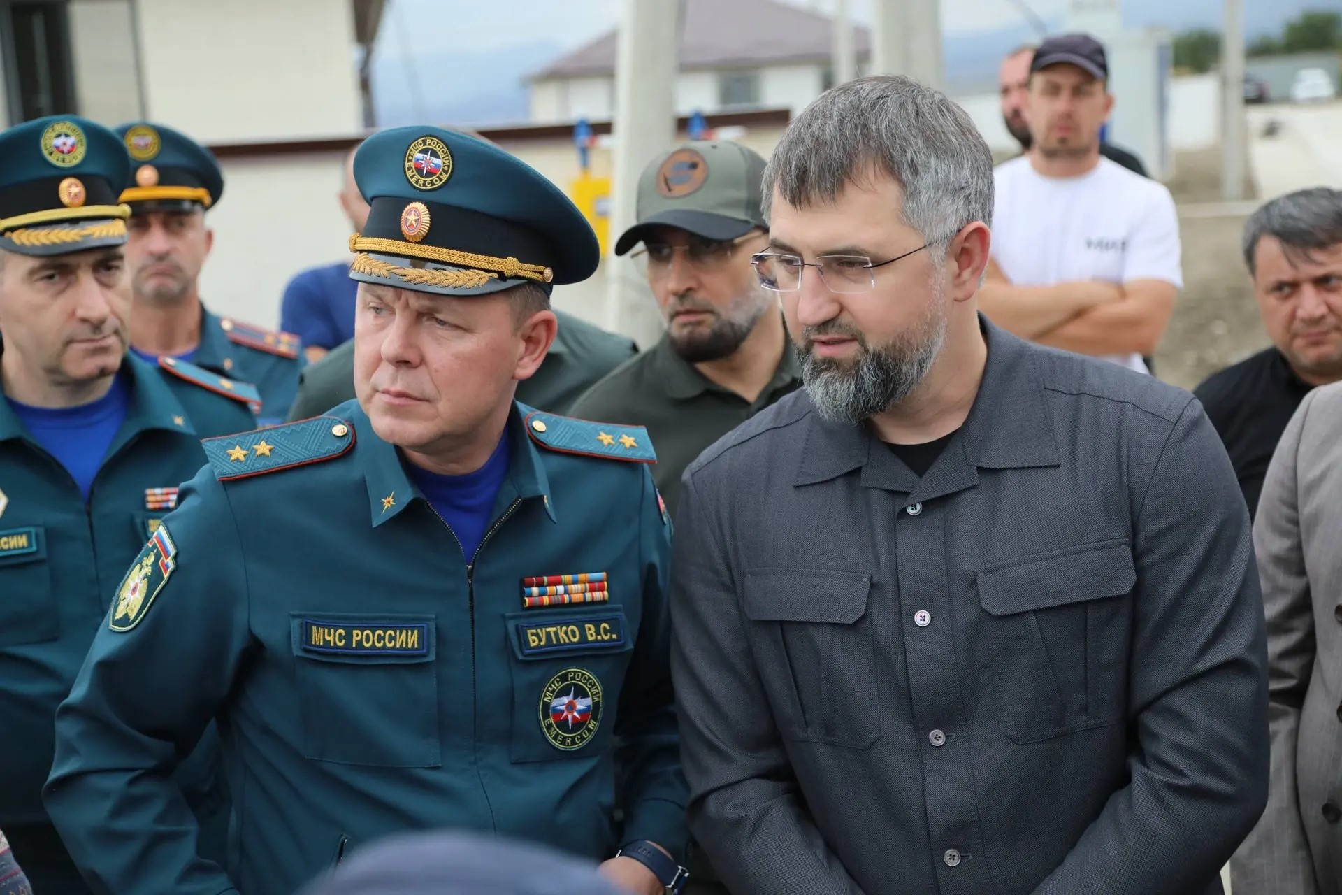 Вячеслав Бутко и Магомед Рамазанов посетили новый микрорайон поселка Мамедкала Дербентского района