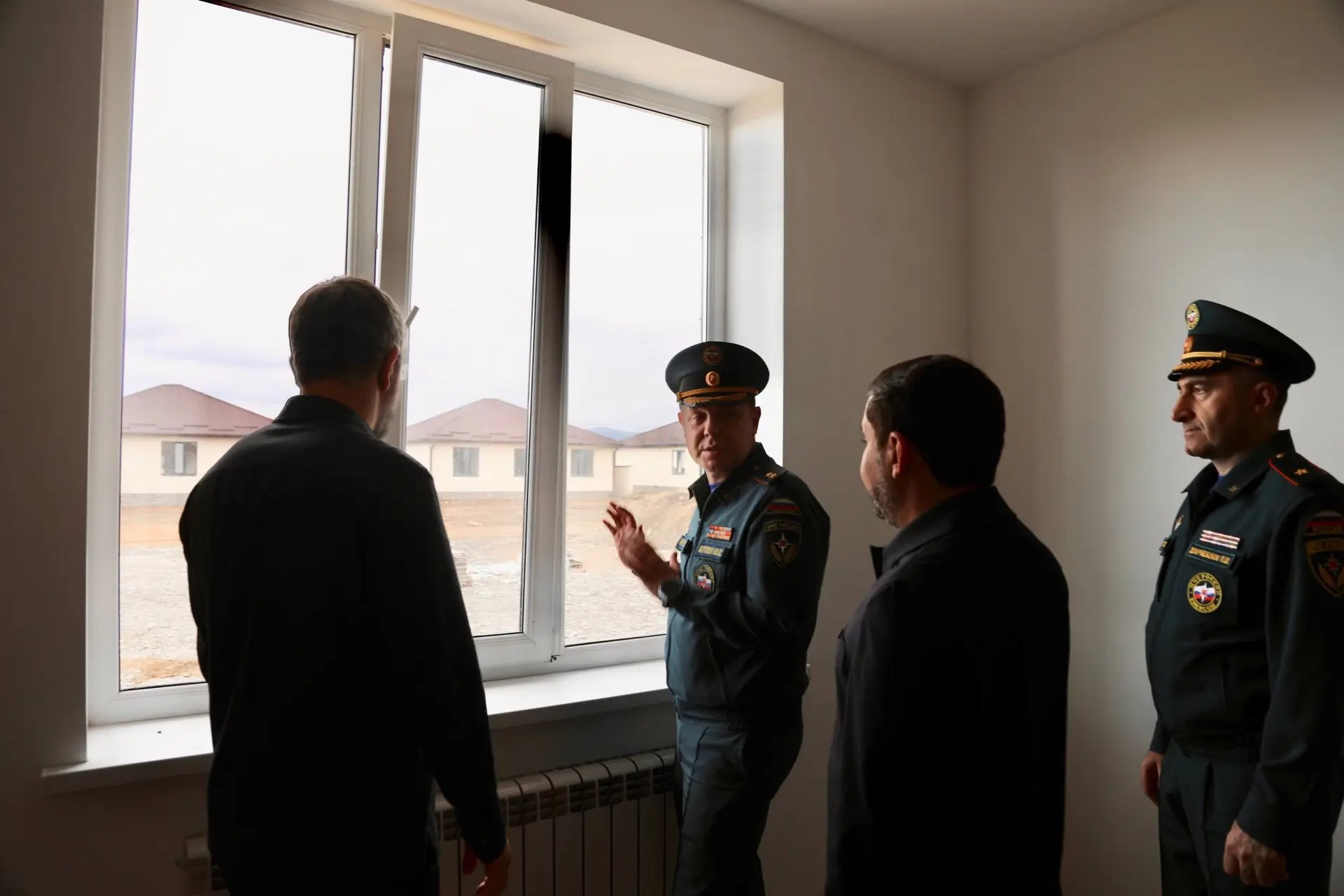 Вячеслав Бутко и Магомед Рамазанов посетили новый микрорайон поселка Мамедкала Дербентского района