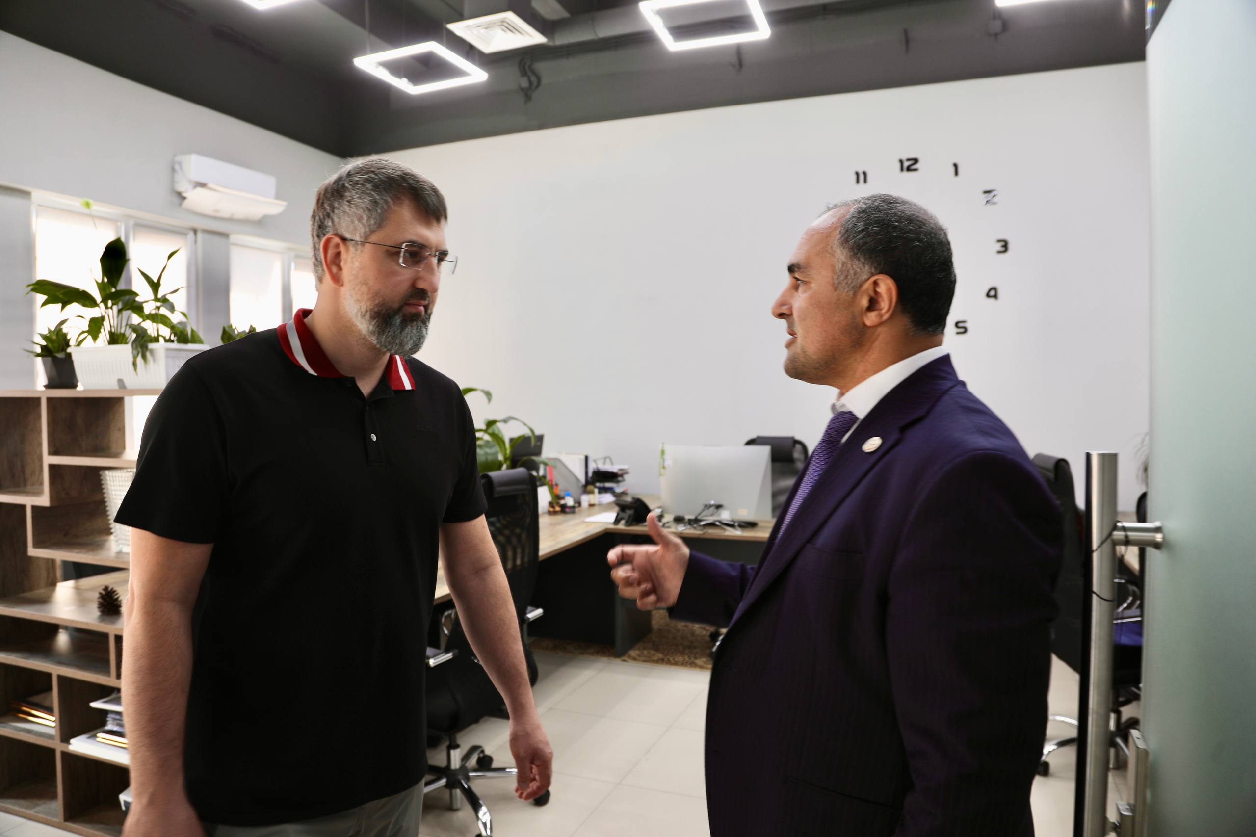 Магомед Рамазанов посетил офис Минцифры Дагестана