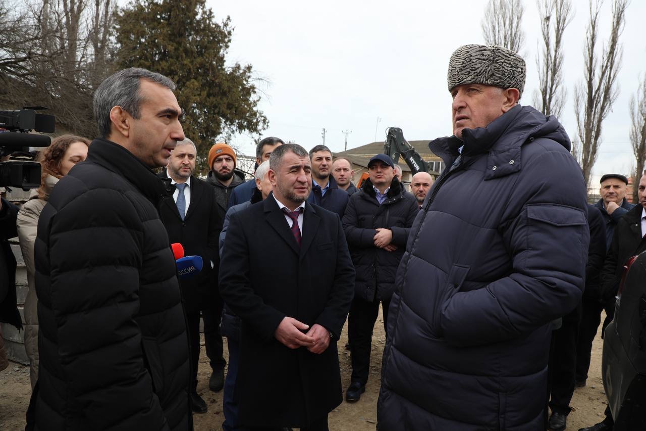 Премьер Дагестана посетил территорию бывшего винзавода в Дагестанских Огнях