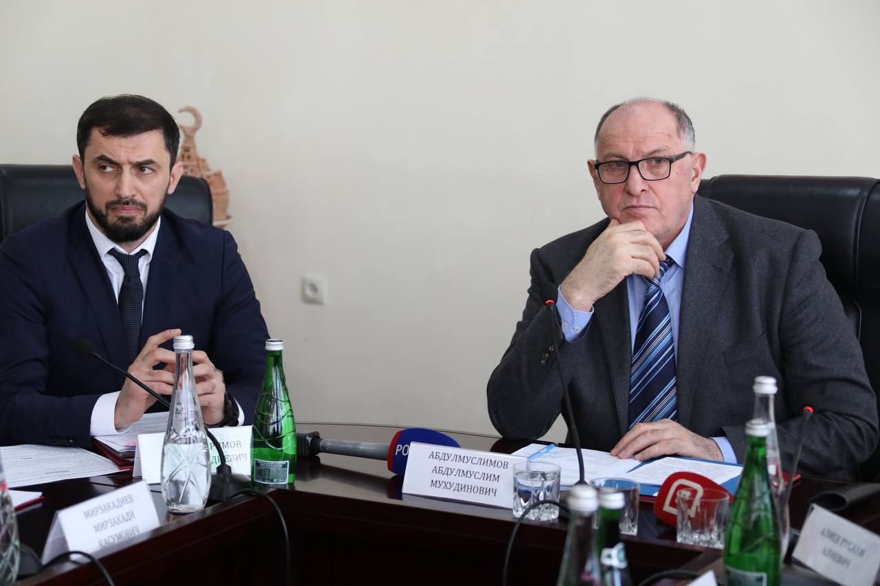 Абдулмуслим Абдулмуслимов провёл совещание по вопросу развития Акушинского района