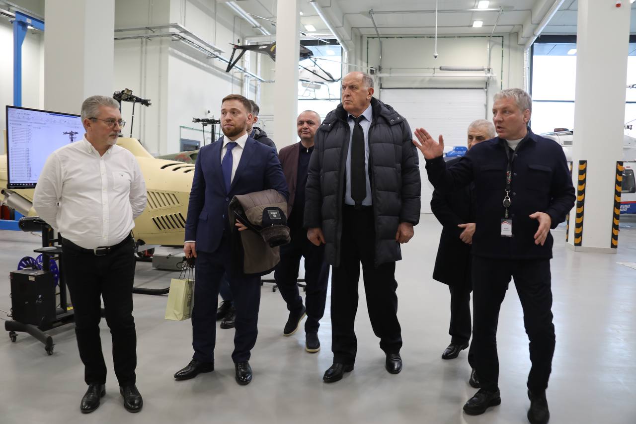 Абдулмуслим Абдулмуслимов посетил конструкторское бюро «Беспилотные вертолеты» в Минске